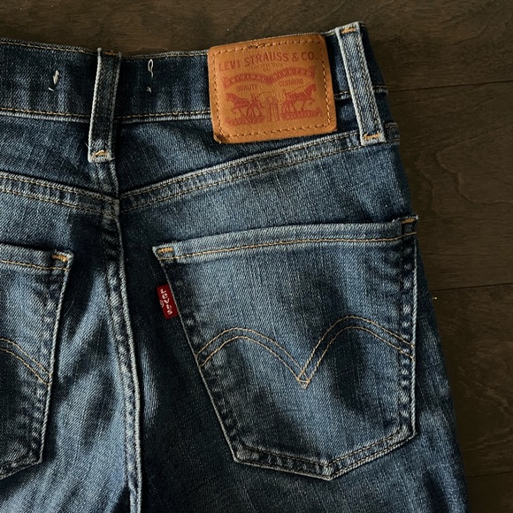 Levi’s Skinny Jeans - Picture 7 of 9